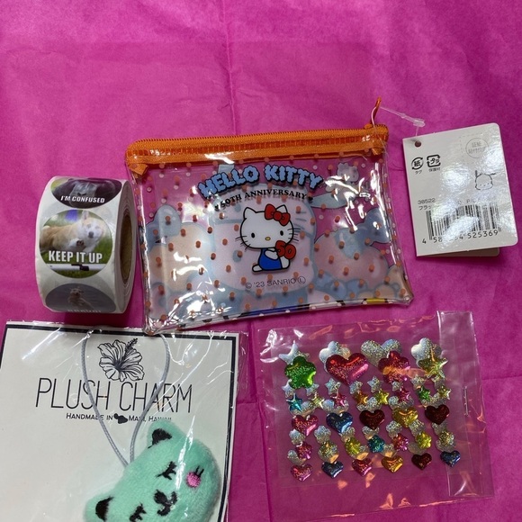 6 for $20♥️ Hello Kitty Pochacco purse bundle. - Picture 3 of 9